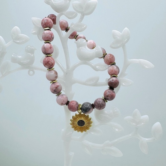 Jewelry - Pink Beaded Bracelet w/ Sunflower Charm